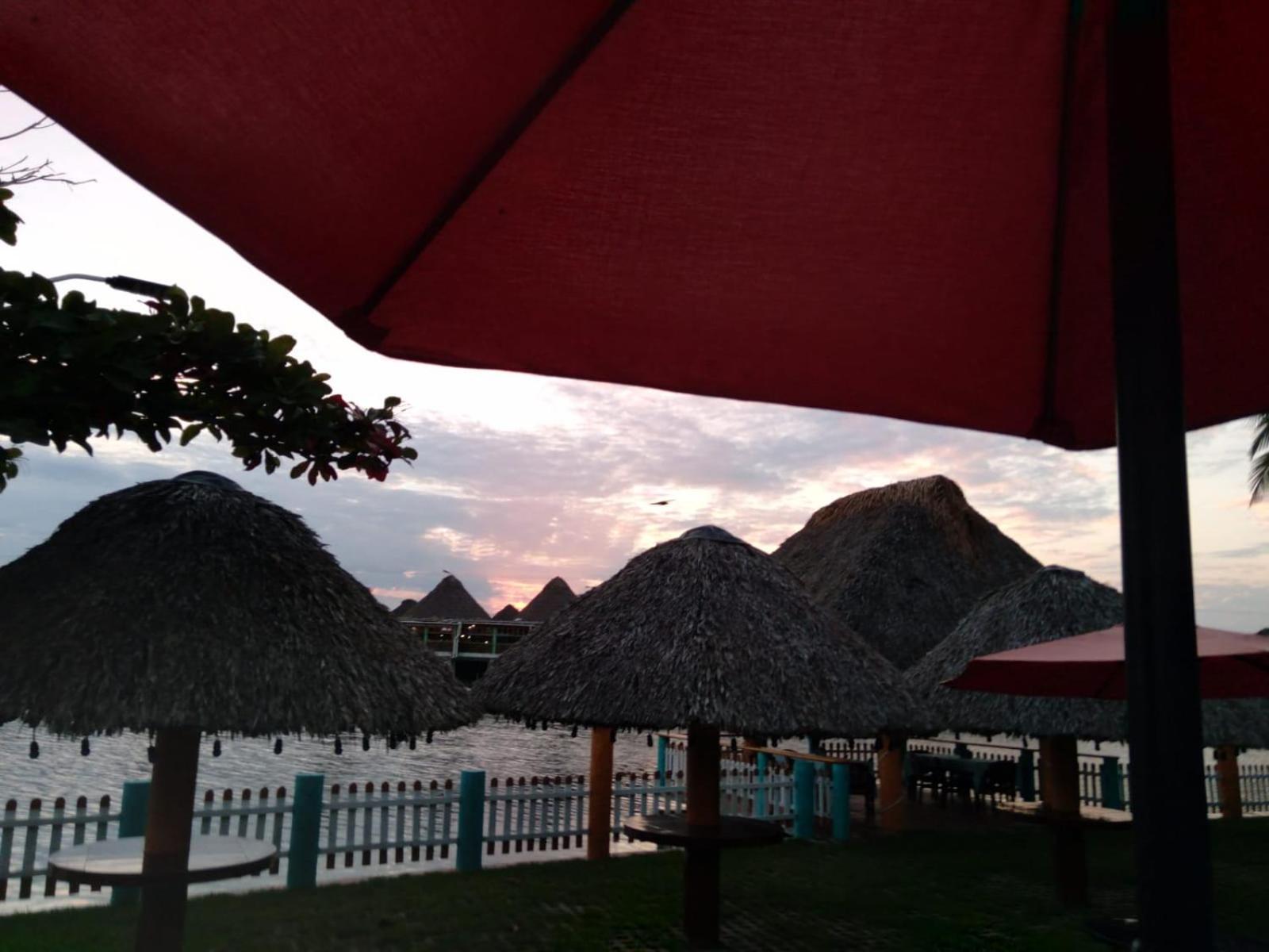 Hotel La Cueva Del Pirata Casitas Luaran gambar